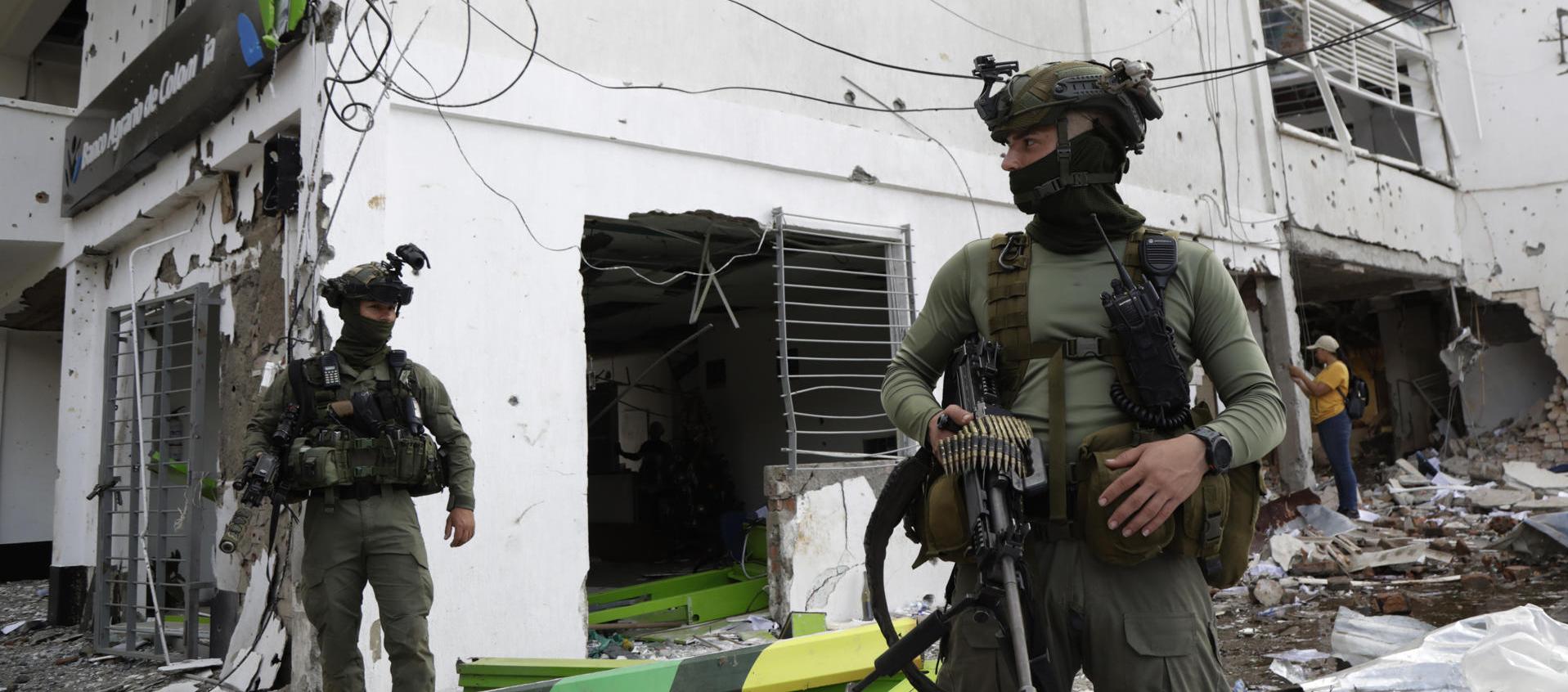 Petro exige explicaciones al Ejército por toma guerrillera de siete horas en Buenos Aires, Cauca