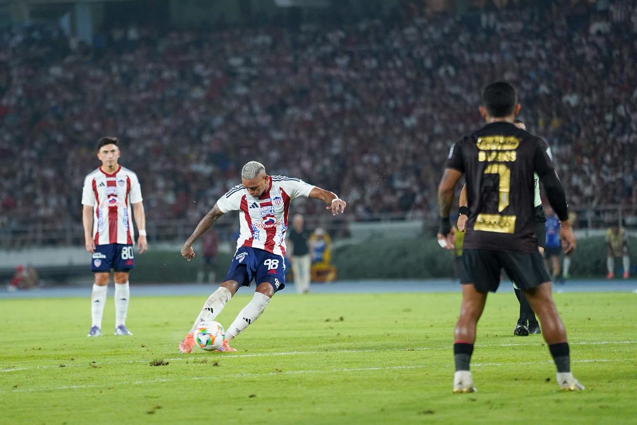 Junior remontó ante el América y queda a un paso de la final del fútbol colombiano