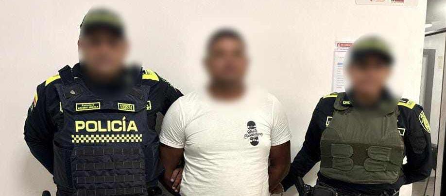 Capturan en Villa Estadio a hombre requerido por homicidio agravado y hurto calificado