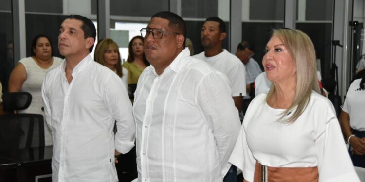 Asamblea del Atlántico posesiona a tres nuevos diputados tras renuncias para aspirar al Congreso