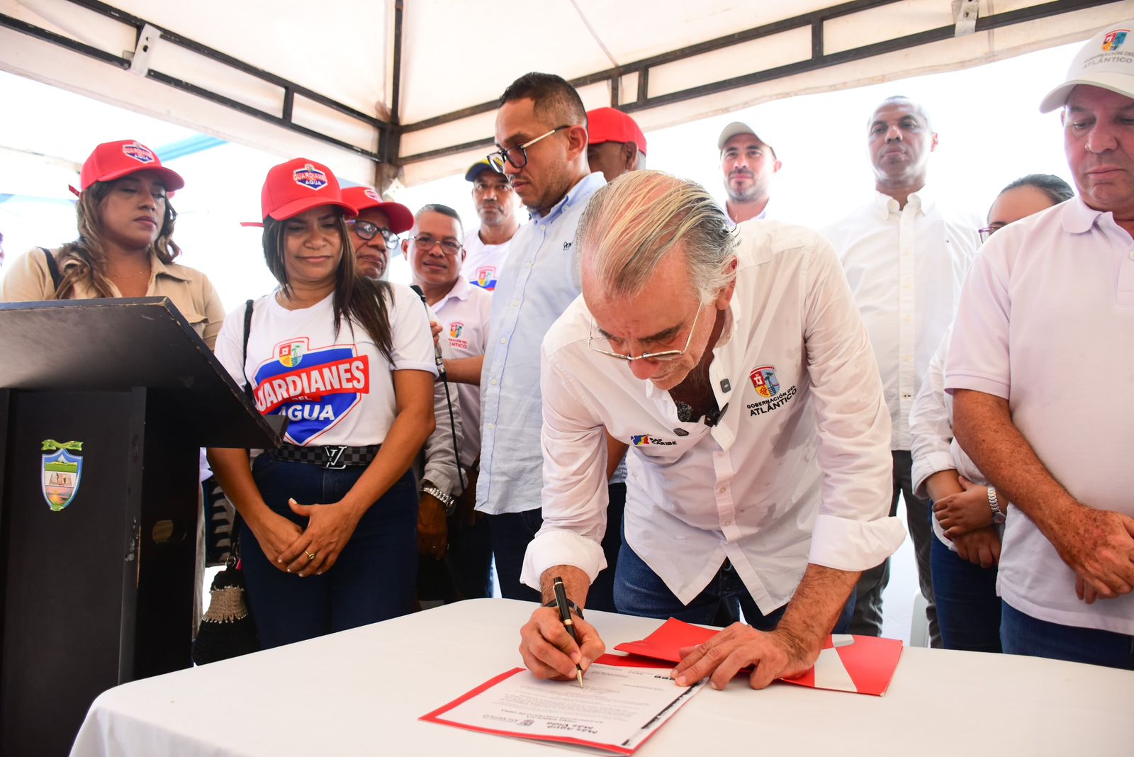 Gobernación del Atlántico adjudica acueducto para Villa Rosa con inversión de $11.300 millones