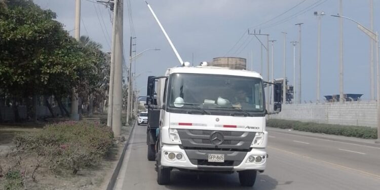 Air-e Intervenida reporta positivo balance de lavado preventivo en la línea que alimenta a Puerto Colombia