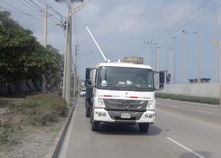 Air-e Intervenida reporta positivo balance de lavado preventivo en la línea que alimenta a Puerto Colombia