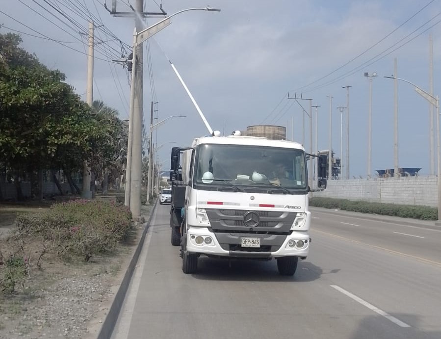 Air-e Intervenida reporta positivo balance de lavado preventivo en la línea que alimenta a Puerto Colombia