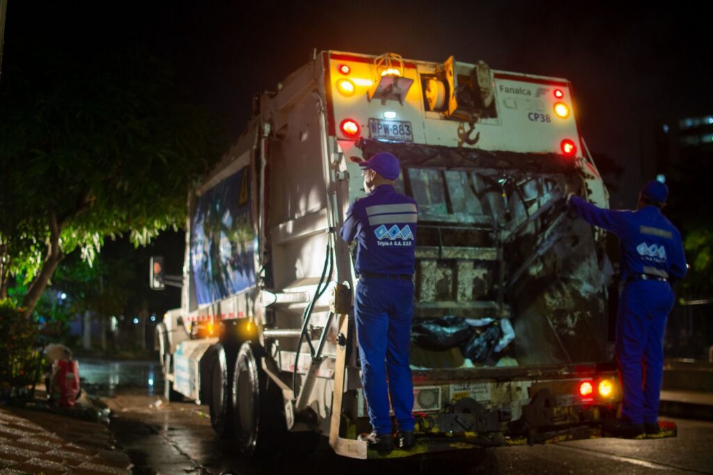 Triple A ajusta horarios del servicio de aseo los días 24 y 31 de diciembre