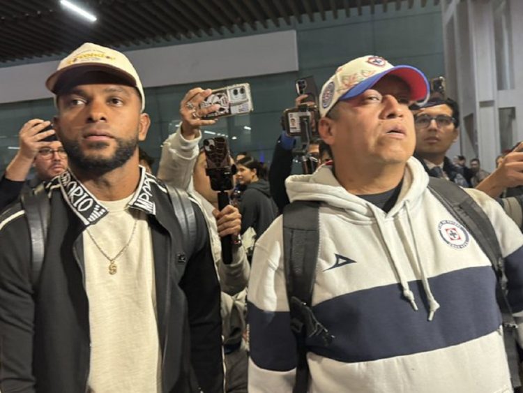 Miguel Ángel Borja llegó a Ciudad de México para jugar con el club Cruz Azul