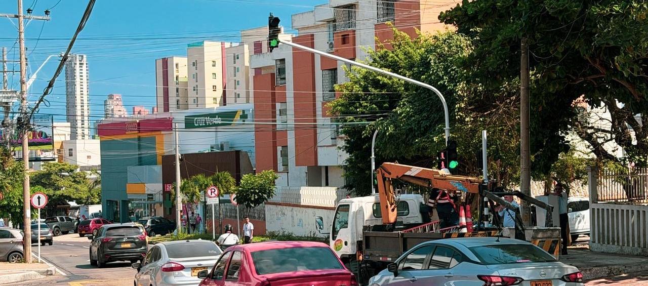 Habilitan tres nuevos semáforos en el norte de Barranquilla para mejorar la movilidad y la seguridad vial