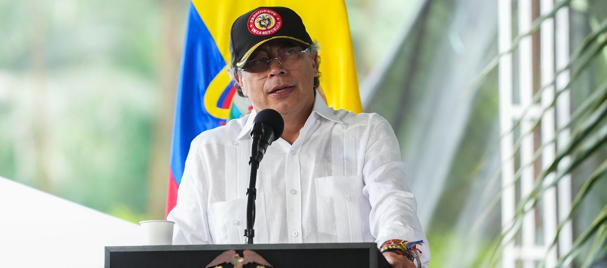 Petro advierte que hundimiento de ley de financiamiento encarece la deuda y costará más de $1 billón a Colombia