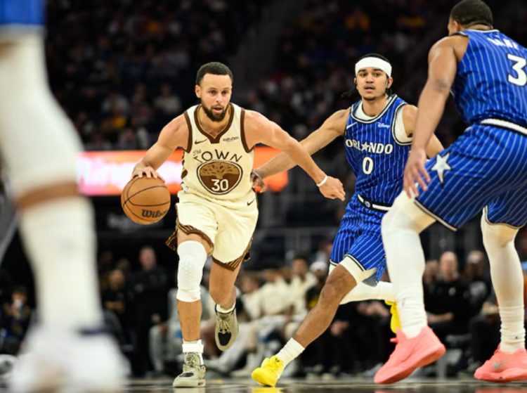 Stephen Curry y los Warriors aplastaron a los Magic