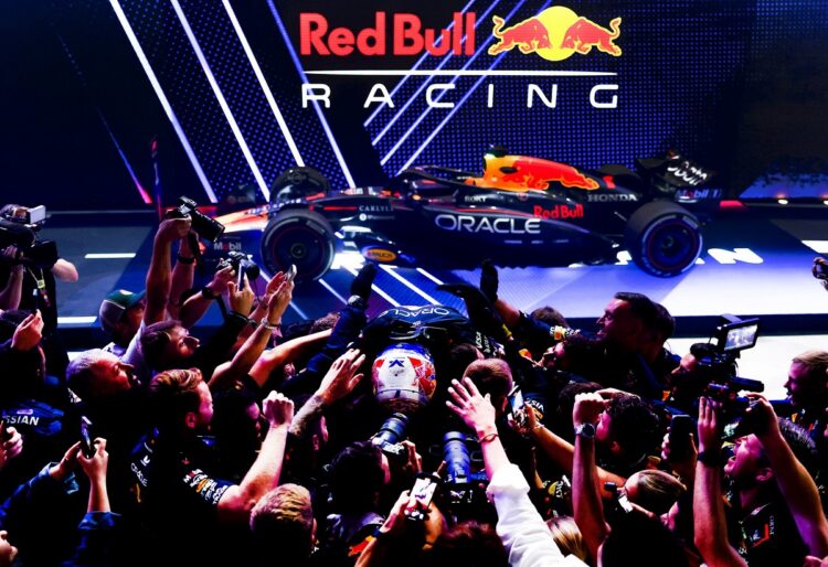 Max Verstappen ganó en Qatar y todo se definirá en la última carrera