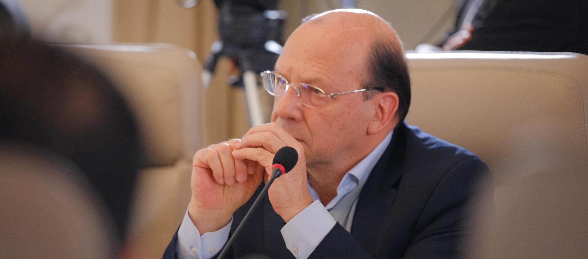 Gobierno cita a gobernadores para explicar aumento del impuesto al consumo de licores
