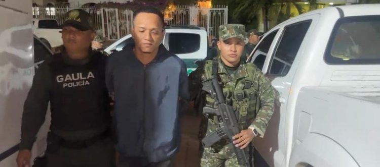 Capturan en Luruaco a presunto extorsionista del ‘Clan del Golfo’ con panfletos y munición de guerra Sumario: