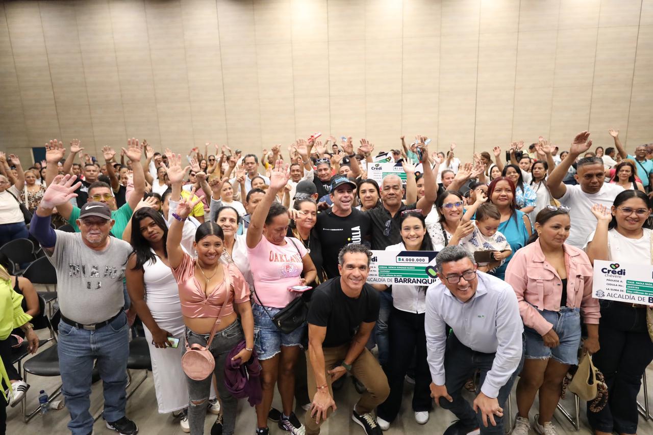 Alcaldía de Barranquilla entregó 250 nuevos créditos de CrediChévere a emprendedores y pequeños comerciantes