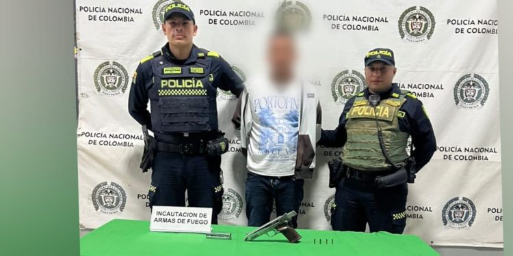 Capturan en flagrancia a ‘Luisito’ por porte ilegal de armas en el barrio La Pradera
