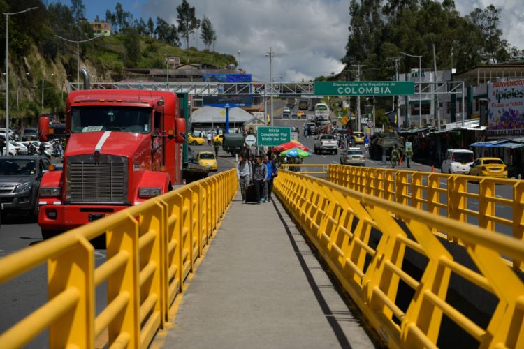 Frontera entre Colombia y Ecuador. Puente Internacional Rumichaca. Getty Images