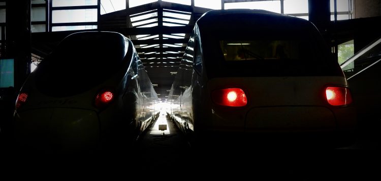 Al menos 21 muertos deja choque de trenes de alta velocidad en Córdoba, España