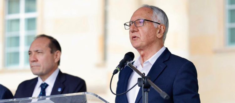 Comienza el pago del salario mínimo a internos de Medicina por su práctica obligatoria en hospitales