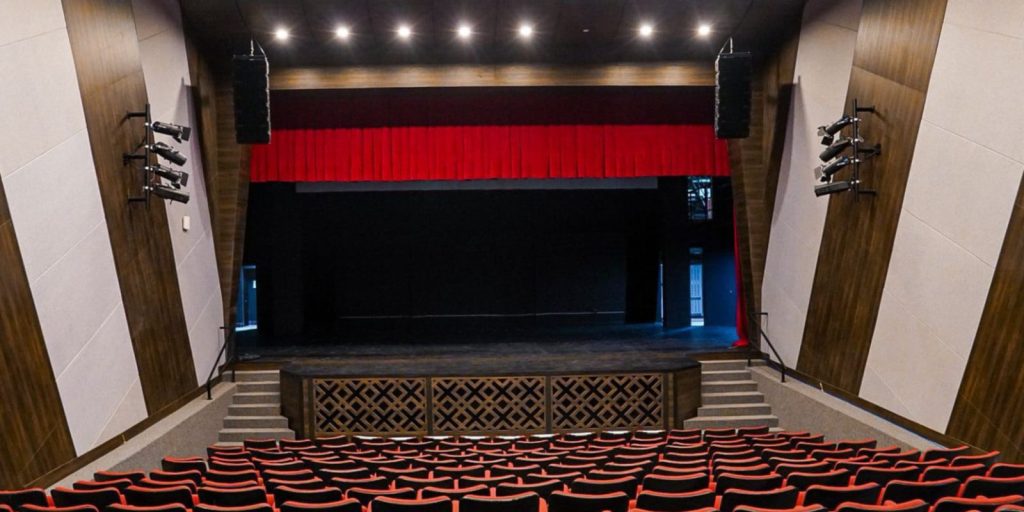 Gobernador del Atlántico y ministro de Educación destacan la calidad del renovado teatro de Bellas Artes