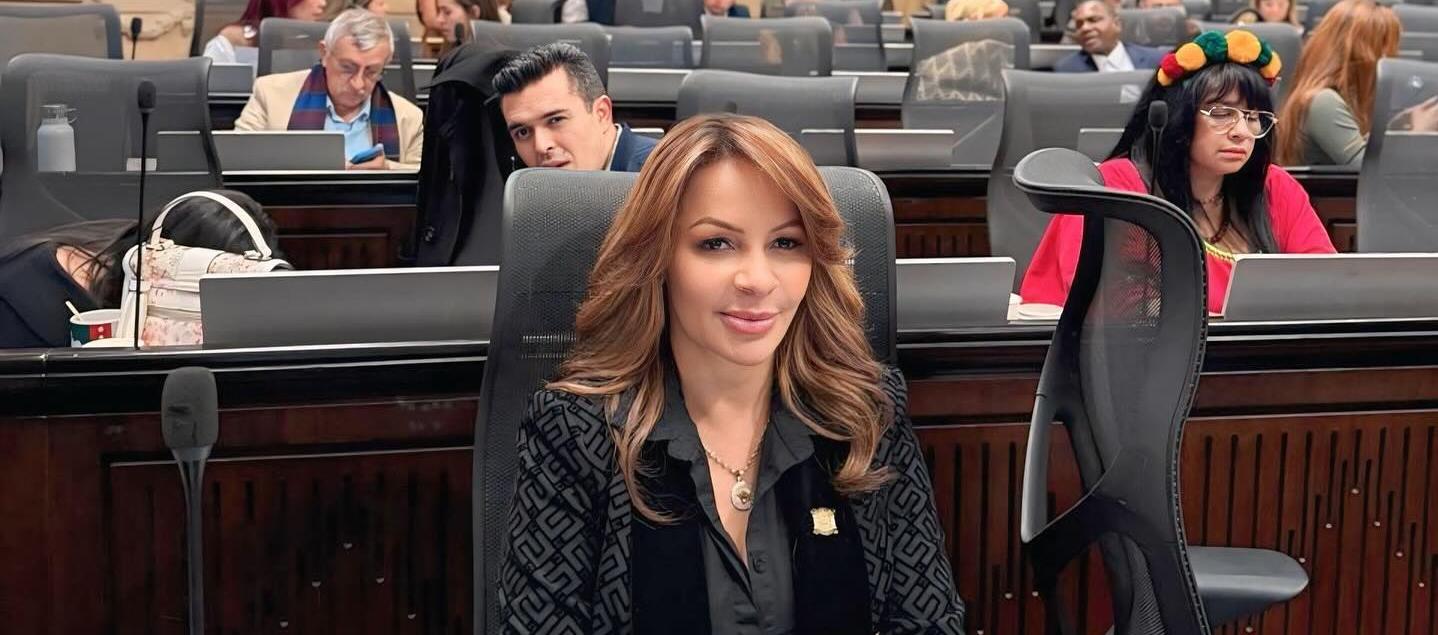 Iván Cepeda lidera intención de voto y se perfila como favorito para llegar a segunda vuelta, según encuesta Guarumo–Ecoanalítica