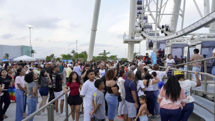La Luna del Río supera los 157.000 visitantes en su primer mes y se consolida como nuevo ícono turístico de Barranquilla