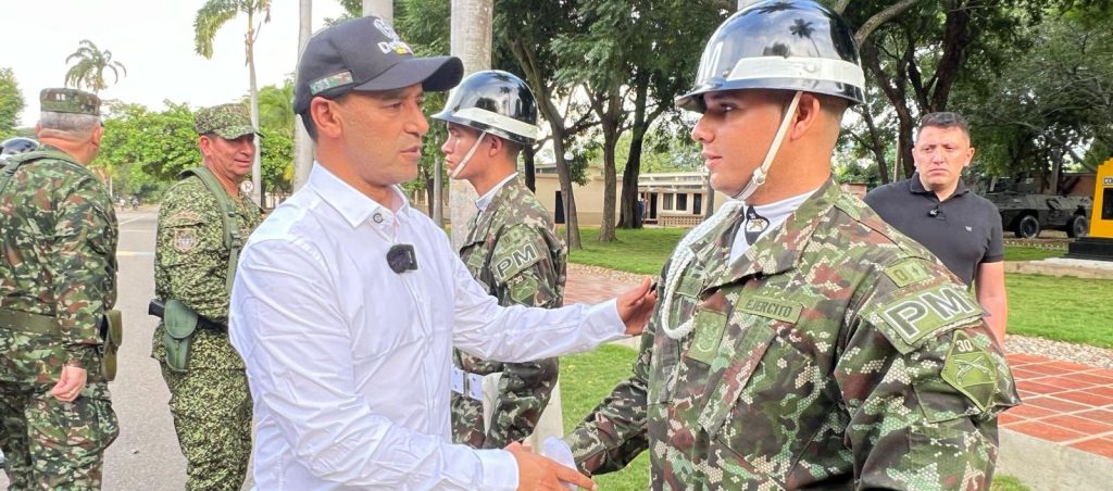Colombia desplegará 30.000 soldados en la frontera con Venezuela para reforzar la seguridad