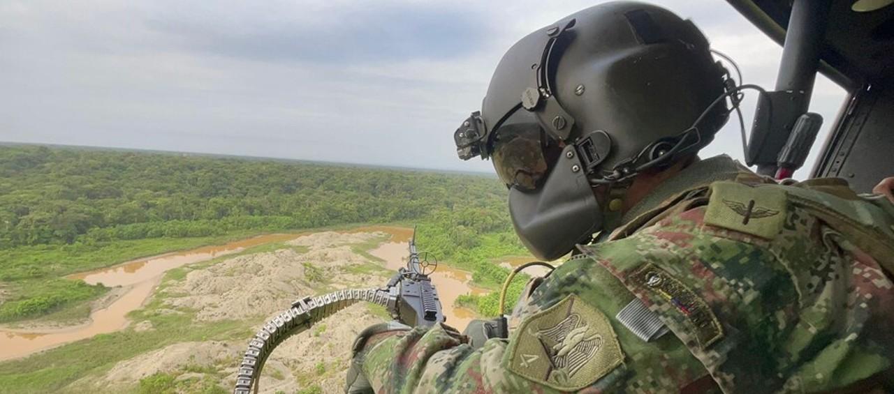 Tres disidentes abatidos y cuatro capturados en ofensiva militar contra grupo de ‘Iván Mordisco’ en el Amazonas