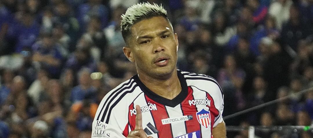 Con gol y asistencia de Teófilo Gutiérrez, el ‘tiburón’ ganó 2-1 en El Campín y consiguió su primer triunfo de 2026 tras casi nueve años sin vencer al ‘Embajador’ como visitante.