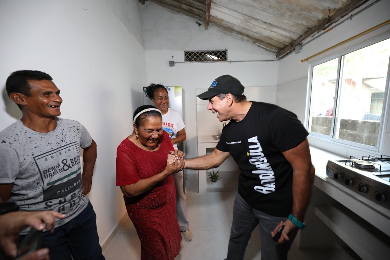 Programa de mejoramiento de vivienda transforma hogares en Santo Domingo de Guzmán y California