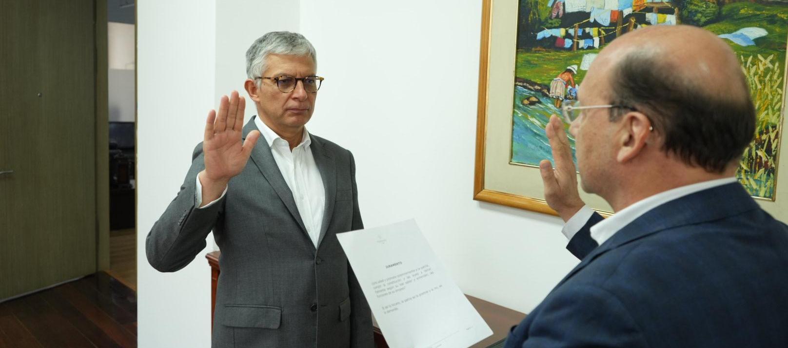Carlos Emilio Betancourt asume como nuevo director de la Dian