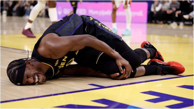 Jimmy Butler III se somete a una resonancia magnética por una lesión de rodilla