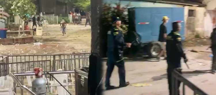 Batalla de Flores en Campo de la Cruz terminó en disturbios y ataques a vivienda de la alcaldesa