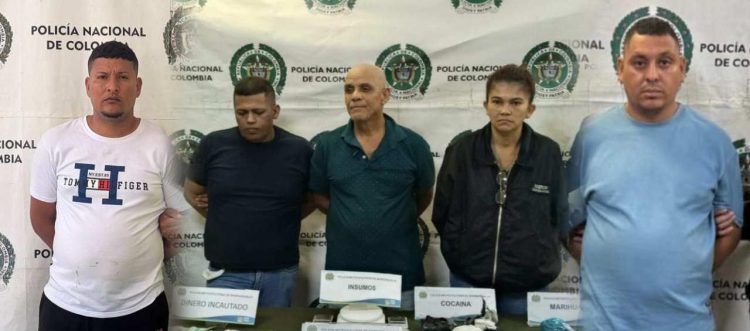 Golpe a ‘Los Costeños’ y ‘Los Pepes’: cinco capturados con drogas, panfletos extorsivos y dinero