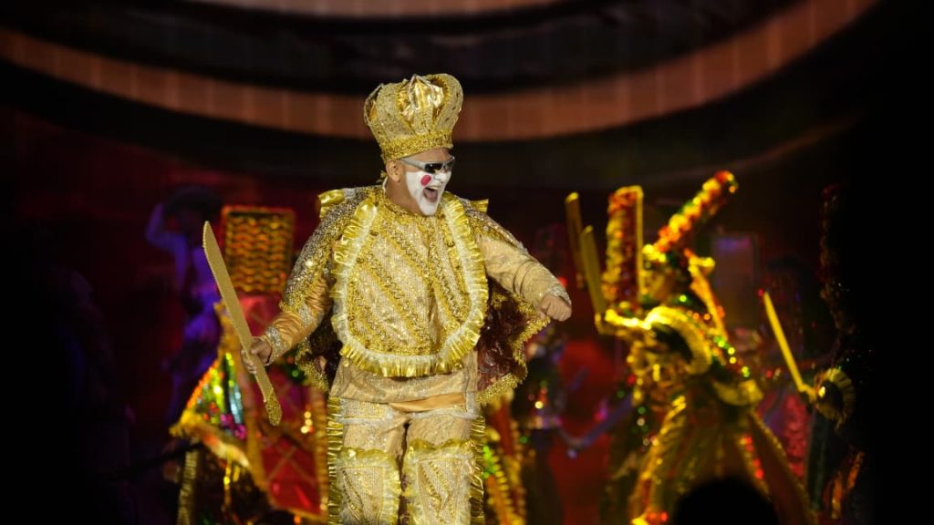 Michelle Char y Adolfo Maury fueron coronados Reyes del Carnaval de Barranquilla 2026 ante 18.000 asistentes
