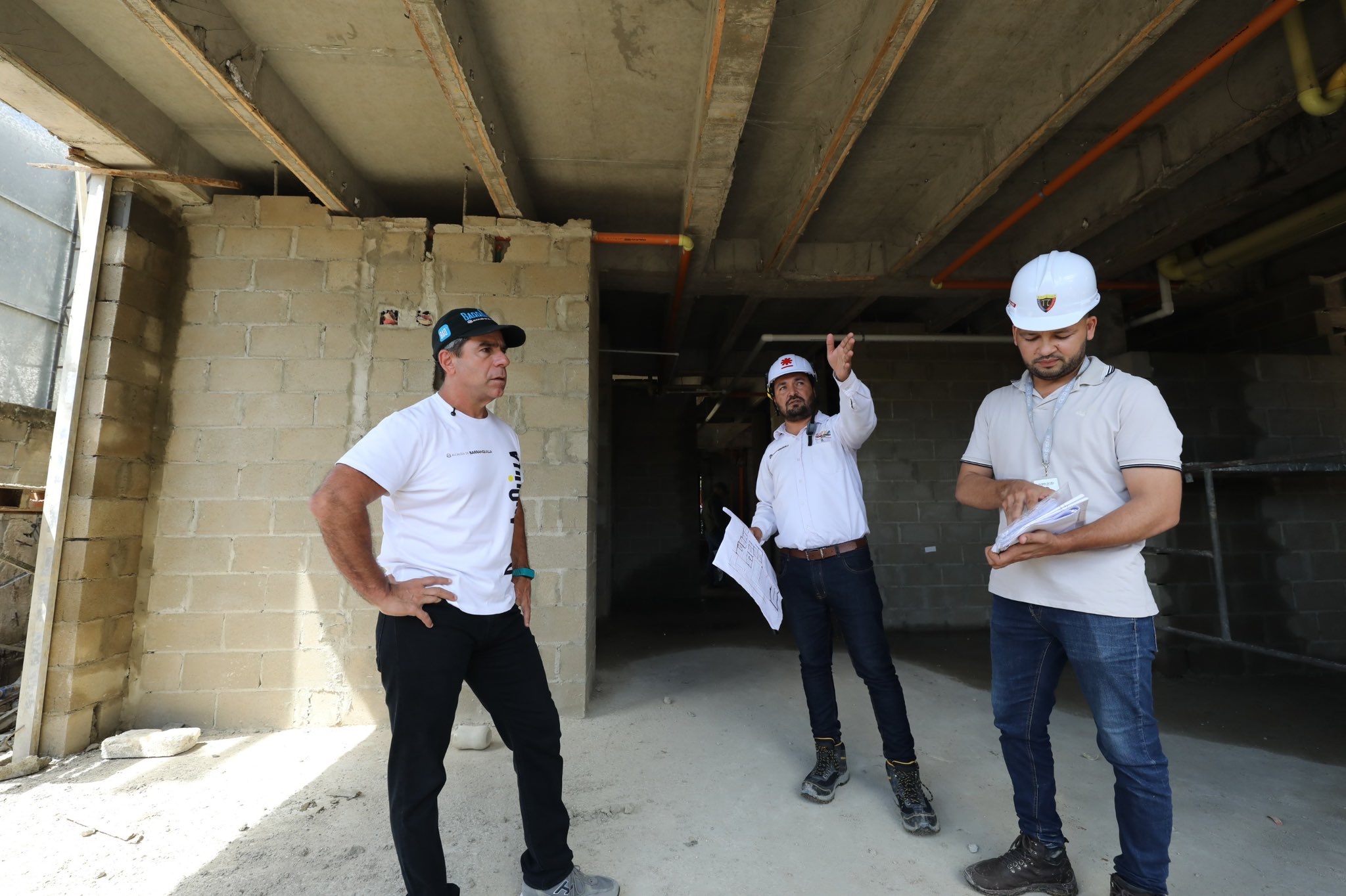 Obras en la estación de Policía del Malecón de Rebolo avanzan en un 50 %, confirma alcalde Char