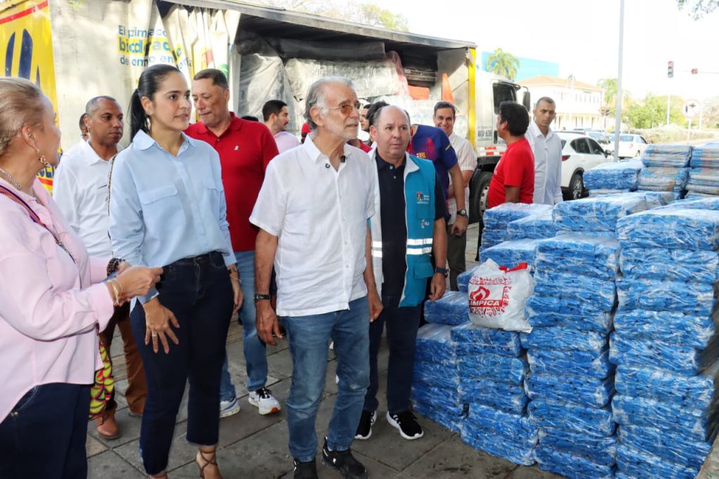 Atlántico envía 43 toneladas de ayudas humanitarias a Córdoba por emergencia invernal
