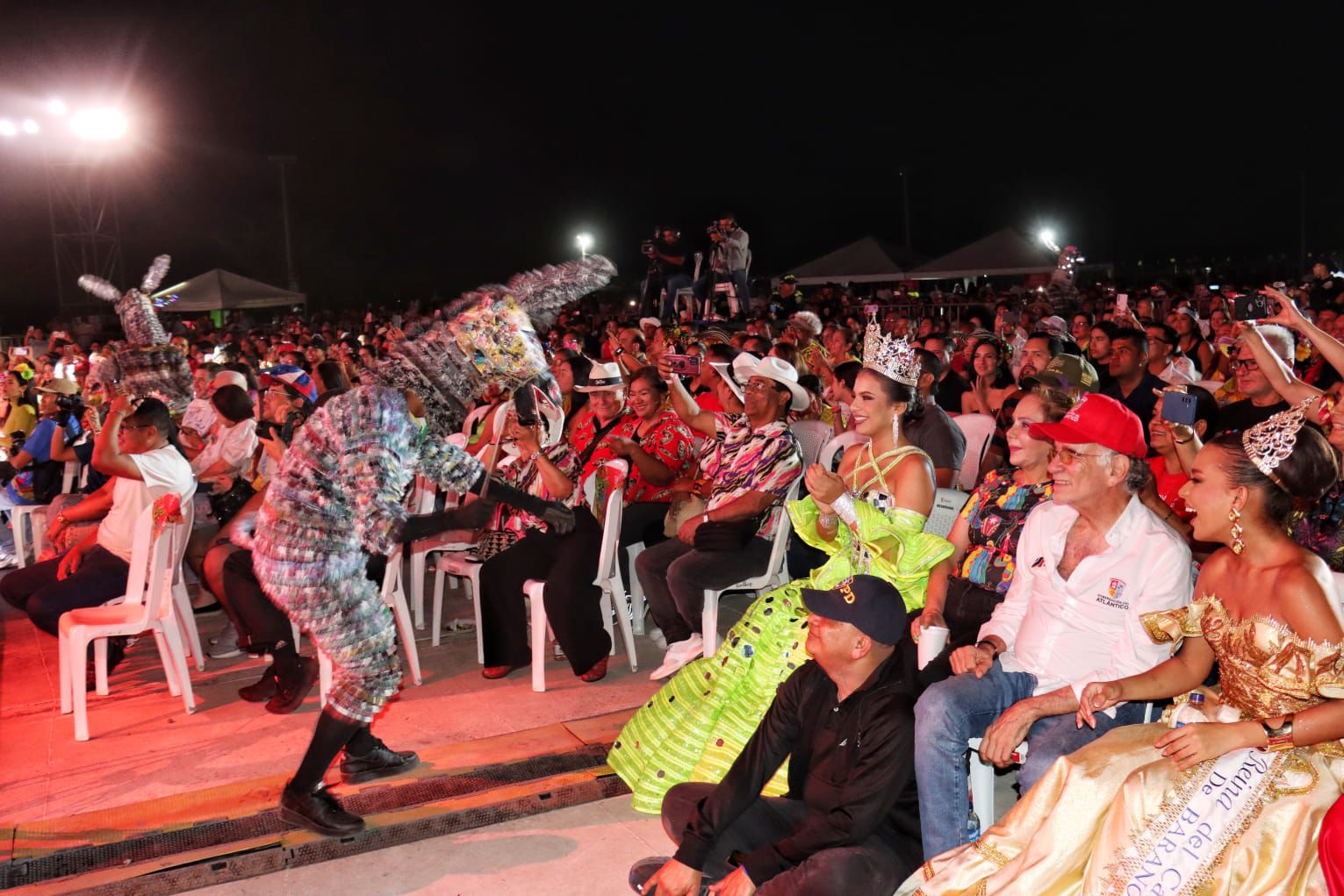 Baranoa rindió tributo a los hacedores del Carnaval del Atlántico con 520 artistas en escena