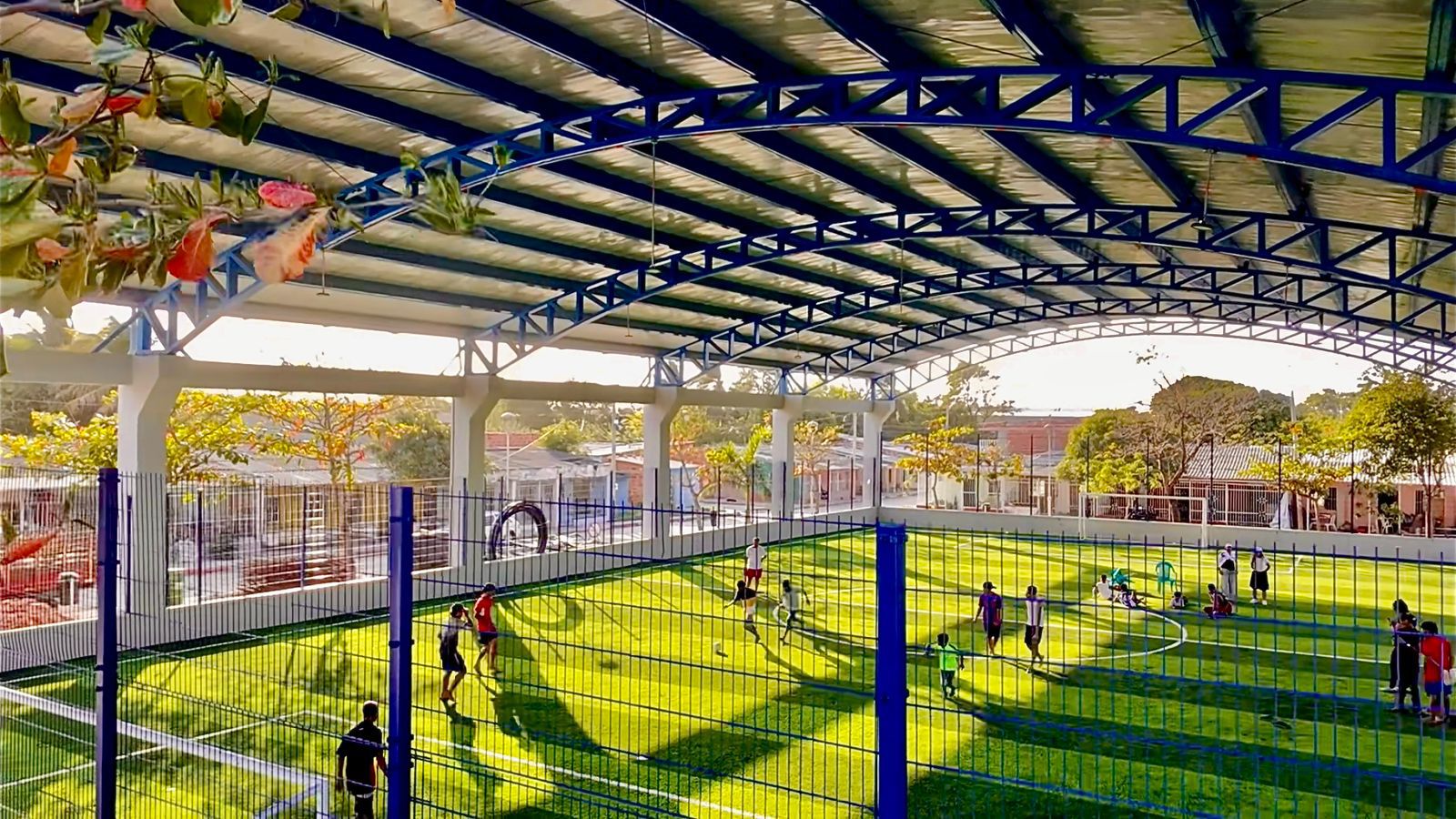 Canchas solares: apuesta por energía limpia para transformar comunidades del Caribe