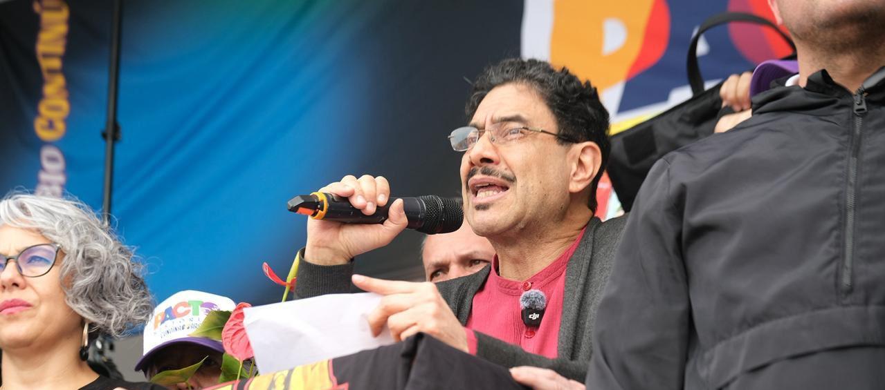 Iván Cepeda denucia ante CIDH