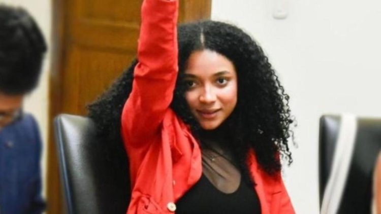 Fiscalía imputa a Juliana Guerrero por presunto uso de títulos falsos para aspirar a viceministerio
