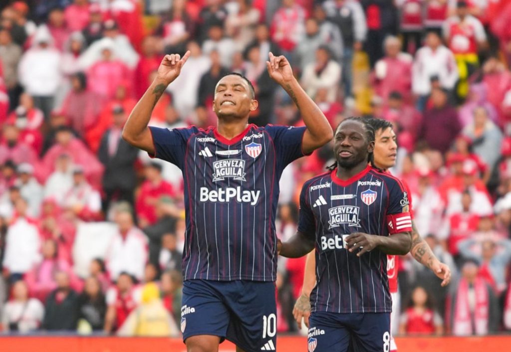 Junior cayó 2-1 ante Santa Fe en El Campín y volvió a sufrir en Bogotá
