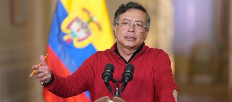Petro invoca “carácter prevalente” del salario mínimo vital tras decisión del Consejo de Estado