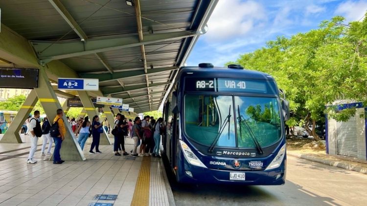 Transmetro anuncia desvíos en rutas alimentadoras por montaje de palcos en la Vía 40