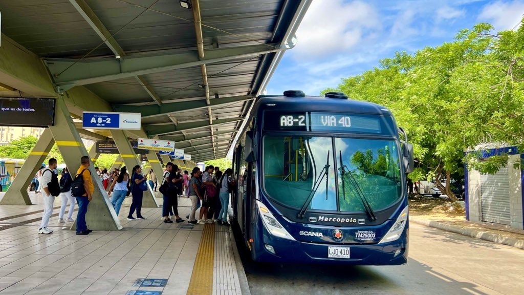 Transmetro anuncia desvíos en rutas alimentadoras por montaje de palcos en la Vía 40