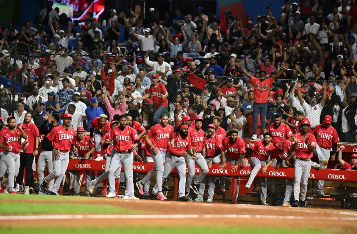 Leones del Escogido debutan con victoria en la Serie del Caribe 2026