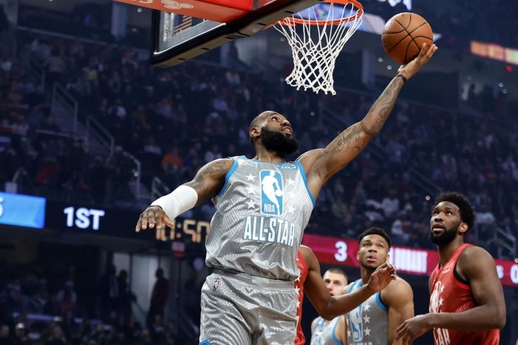LeBron James vuelve a ser All-Star y amplía su histórico récord