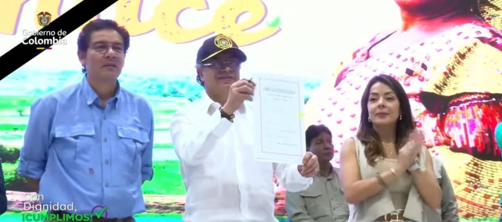 Petro firma ley de jurisdicción agraria y la califica como clave para la reforma rural en Colombia