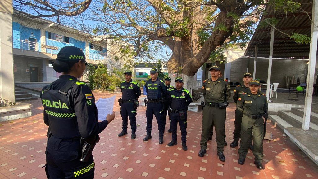 Policía Metropolitana de Barranquilla refuerza seguridad en puestos de votación durante jornada electoral