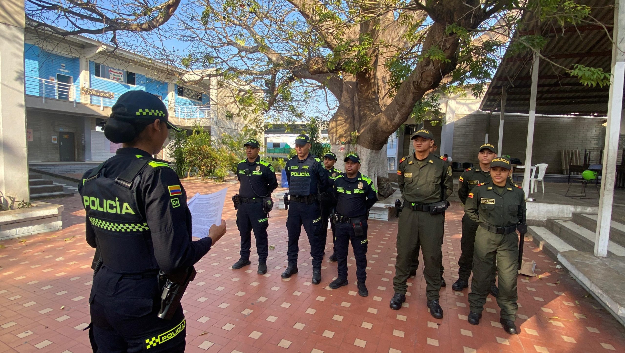 Policía Metropolitana de Barranquilla refuerza seguridad en puestos de votación durante jornada electoral