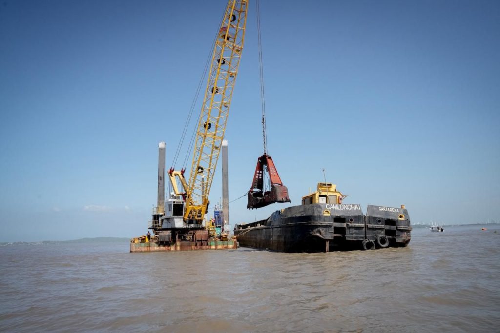 Autoridades recorren obras del megaproyecto de restauración del Canal del Dique