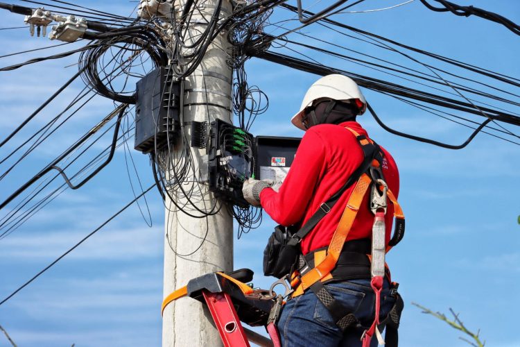 Cortes de energía en municipios del departamento están afectando el servicio de fibra óptica del programa. La Secretaría TIC también pidió a los usuarios no pagar dinero en efectivo para evitar estafas.